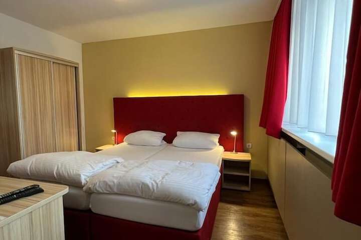 Room 2 of 16