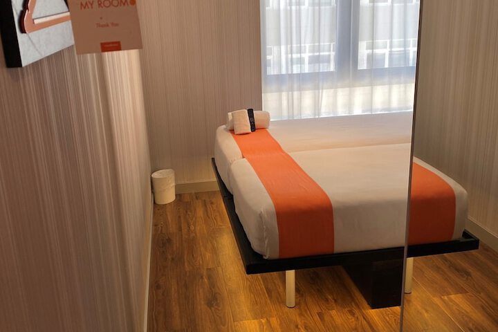 Room 18 of 40