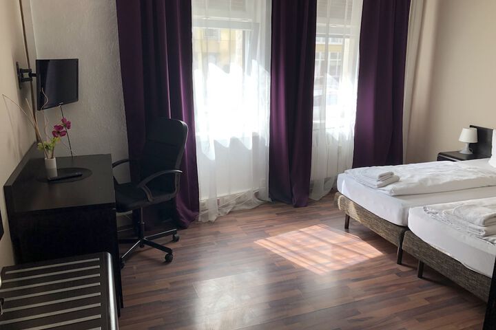 Room 26 of 37