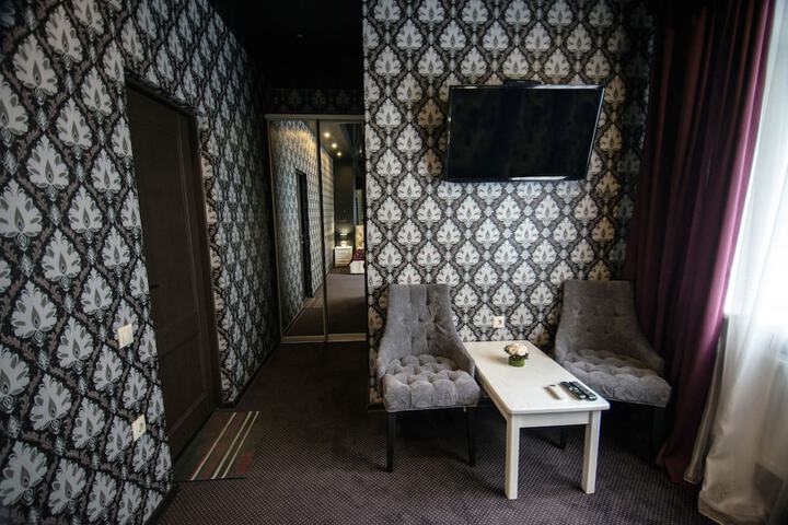 Room 4 of 66