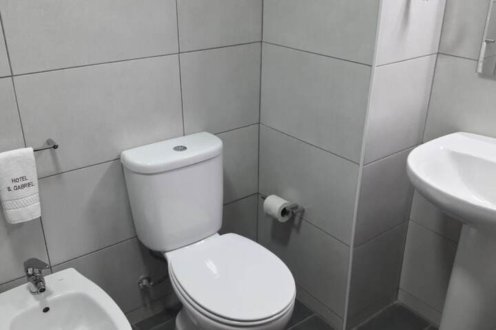 Room 16 of 38