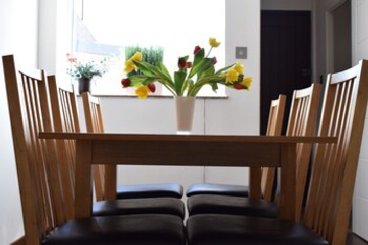 Room 5 of 16
