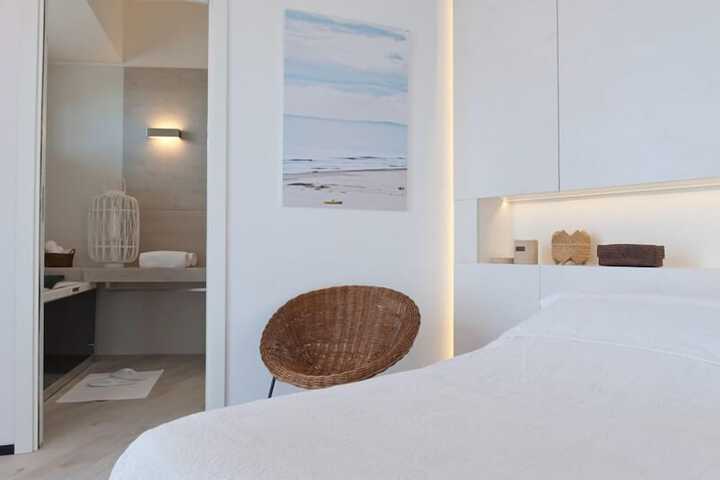 Room 10 of 43
