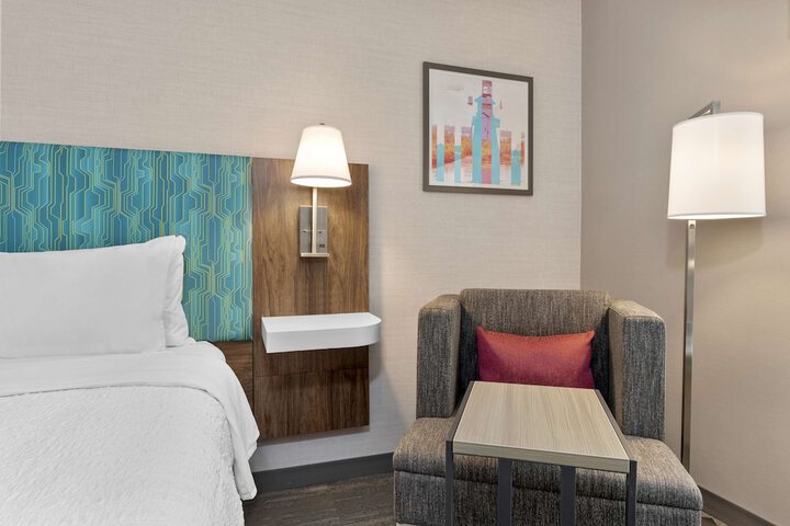 Room 6 of 44