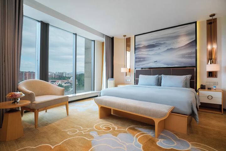 Room 48 of 73