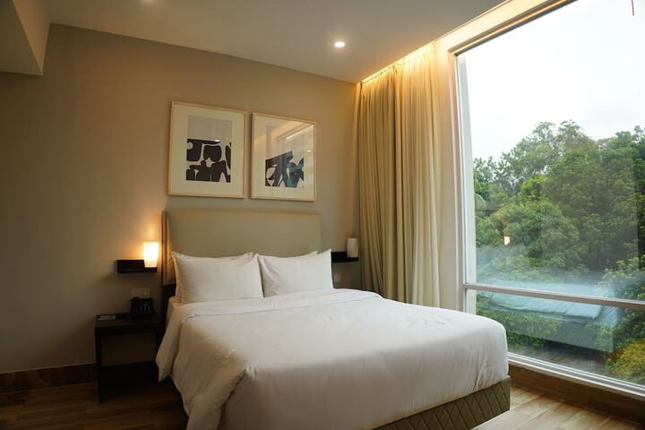 Room 28 of 89