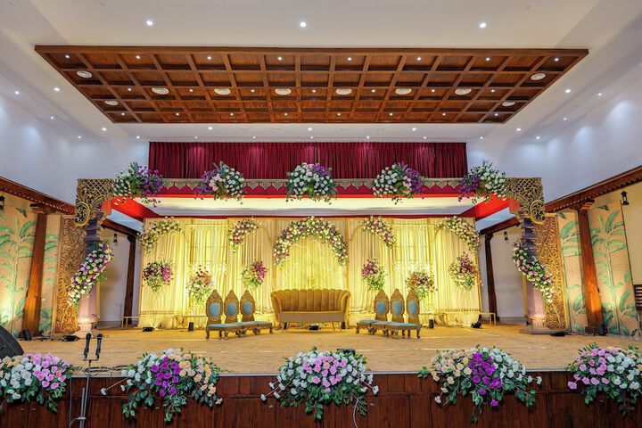 Ballroom/Hall 76 of 94