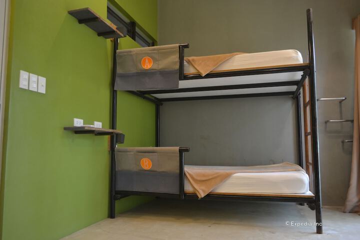Room 7 of 38
