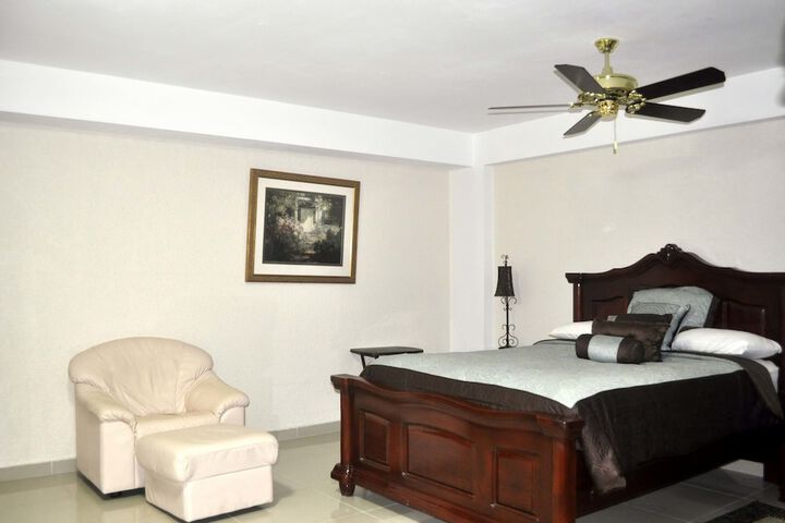 Room 7 of 36