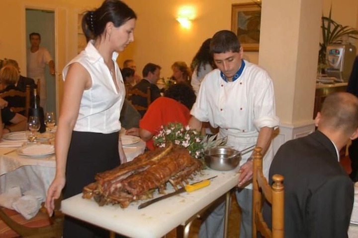 Dining 10 of 18
