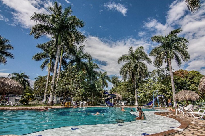 Pool 19 of 52