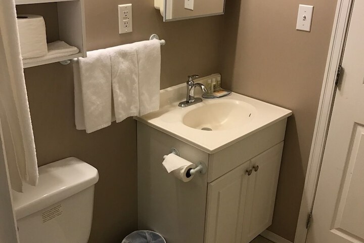 Room 3 of 69