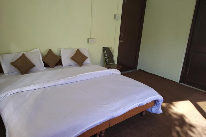 Room 14 of 32