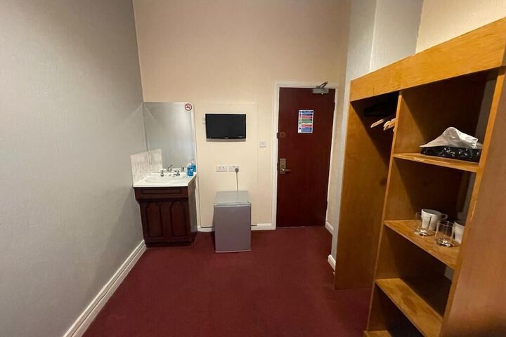 Room 10 of 22