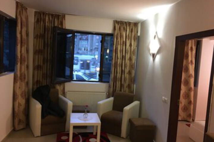 Room 52 of 123