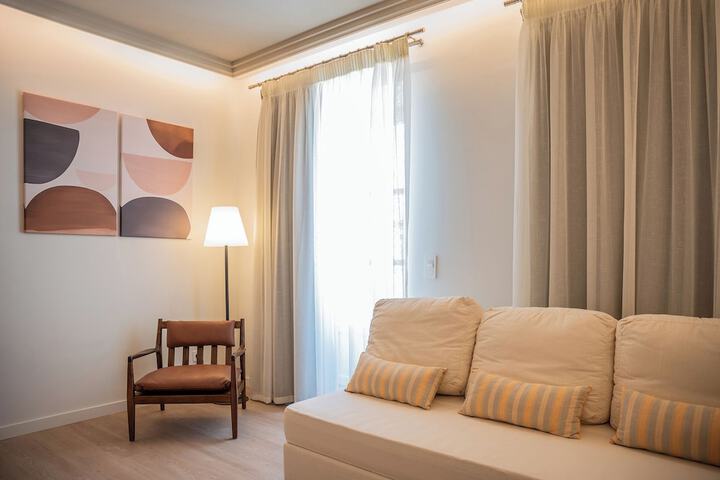 Room 18 of 182