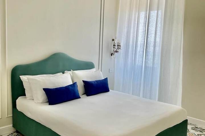 Room 17 of 66