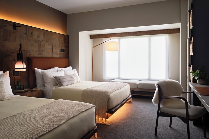 Room 51 of 115