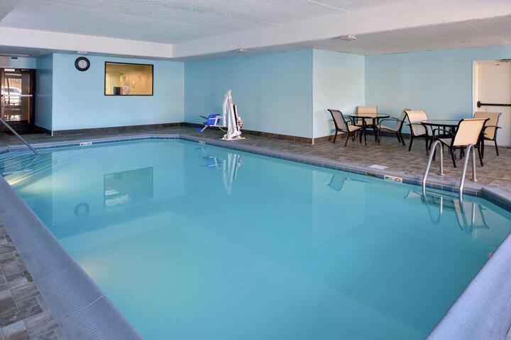 Hotel with Pool