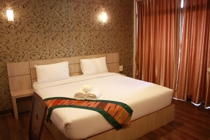 Room 12 of 52