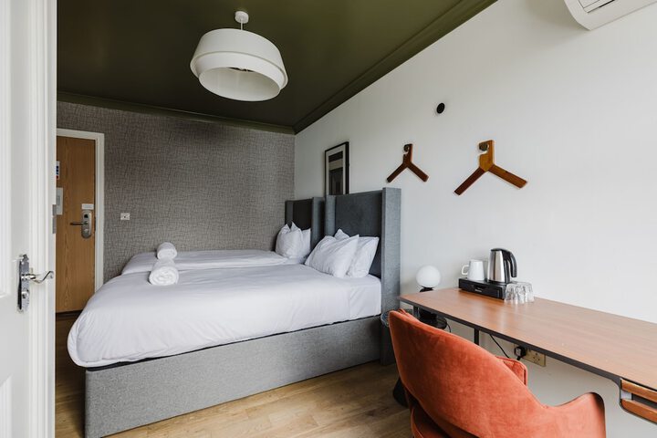 Room 47 of 135