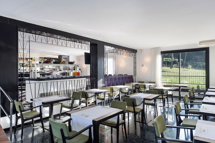 Dining Photos