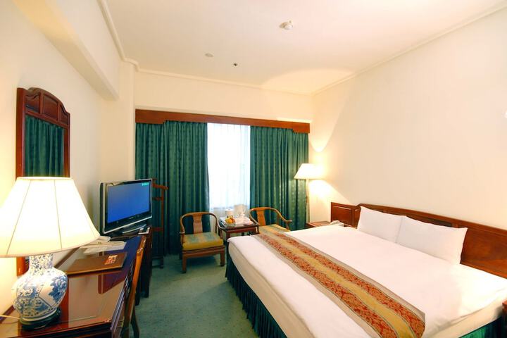 Room 15 of 43