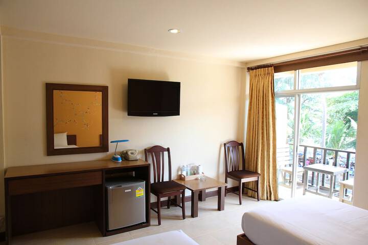Room 2 of 39