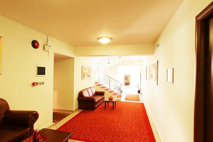 Ballroom/Hall 39 of 46