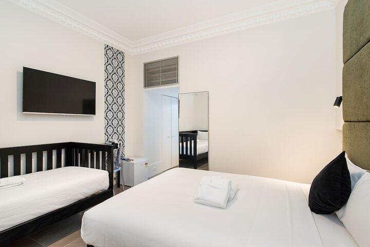 Room 9 of 39