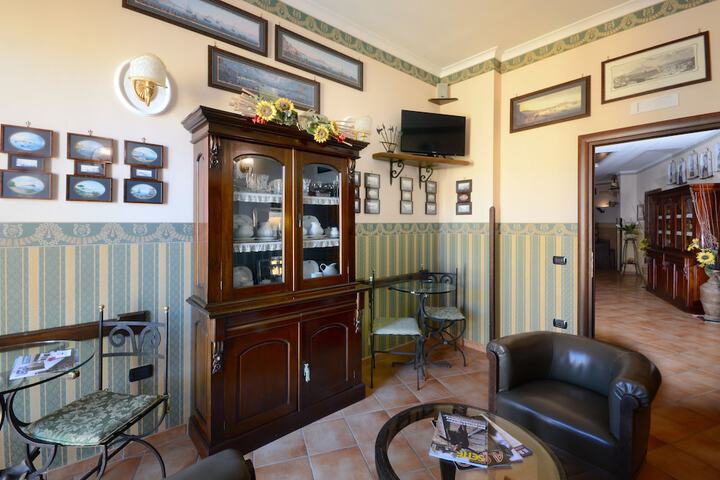 Guest Lobby