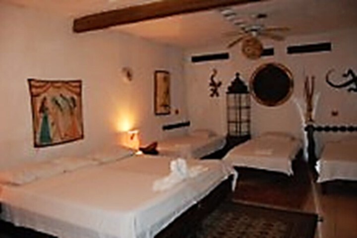 Room 4 of 18