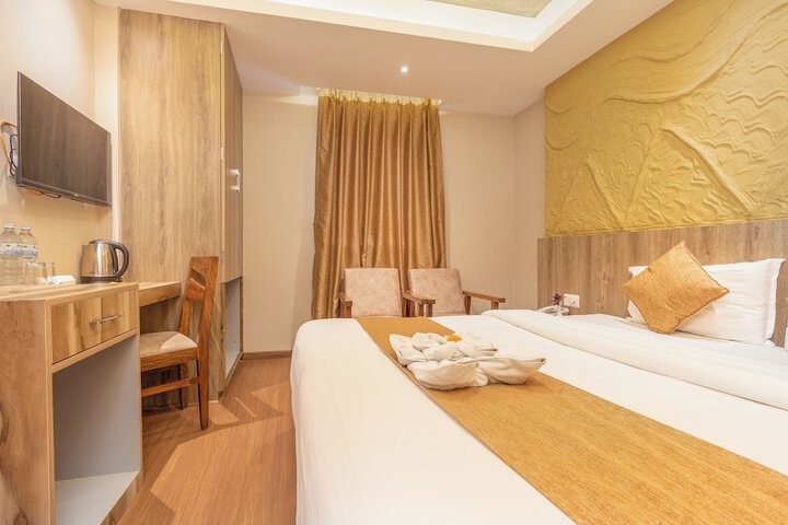 Room 33 of 60