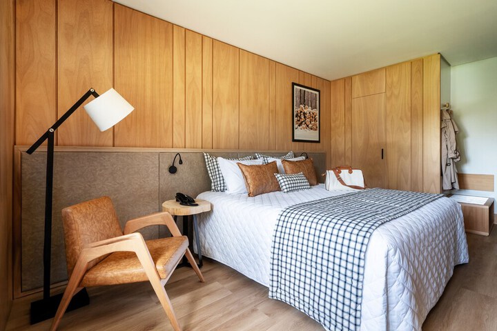 Room 52 of 171