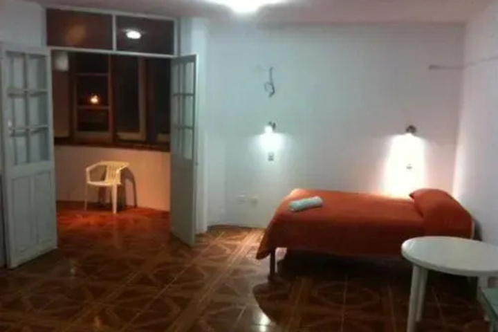 Room 5 of 8