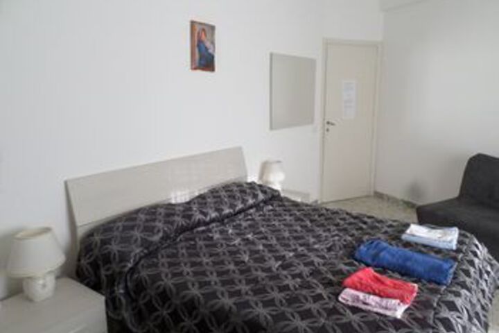 Room 12 of 20