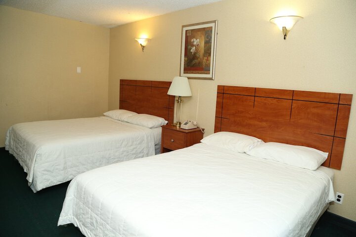 Room 10 of 37
