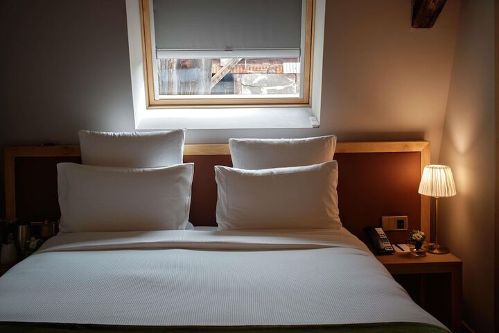 Room 12 of 85
