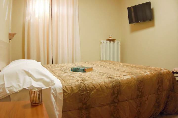 Room 5 of 65