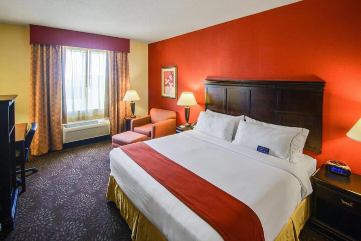 Standard Room, King or Two Doubles (2 of 3)