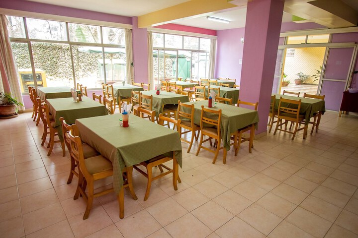 Dining 46 of 57