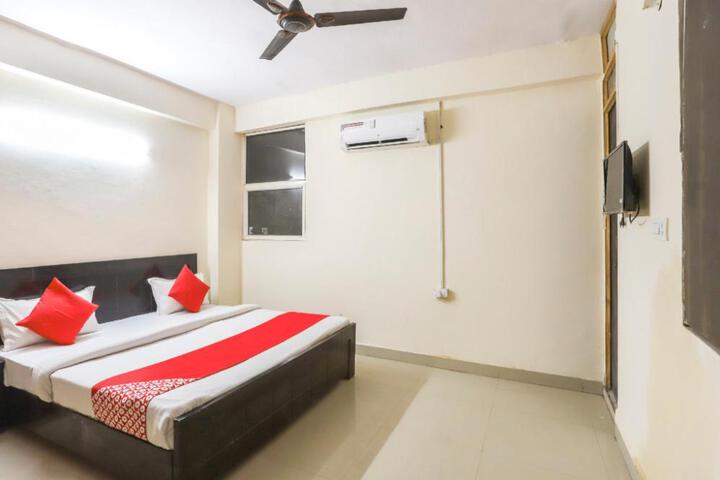 Hotel O Royal Residency