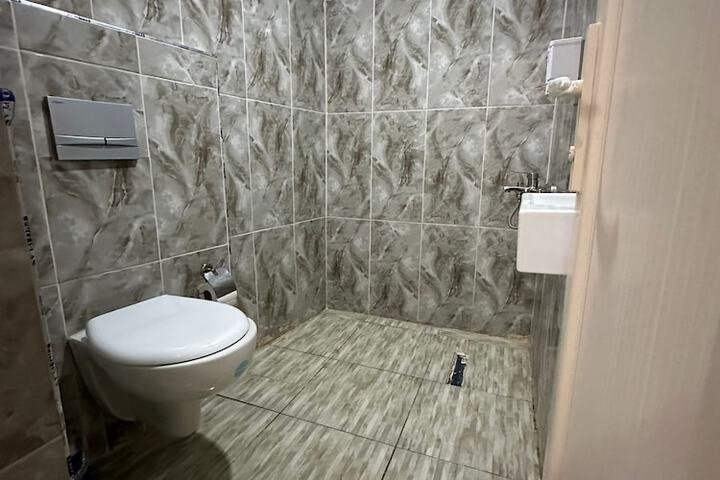 Room 17 of 27