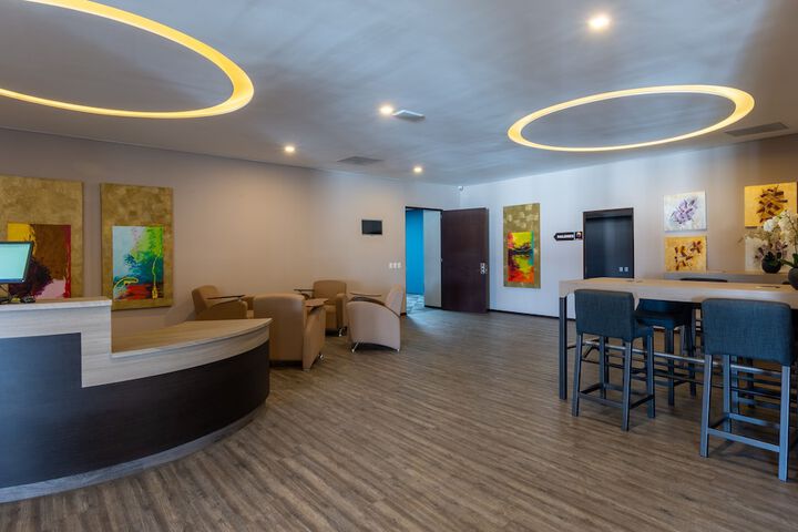 Business Center 93 of 100