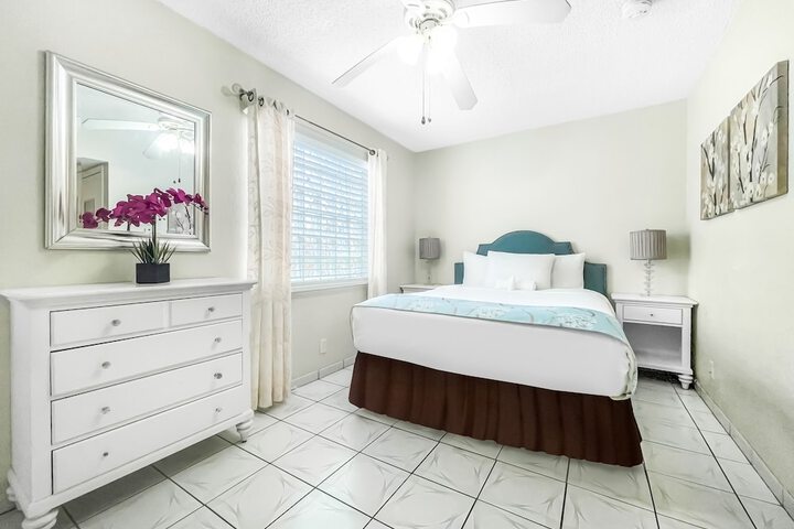 Studio Queen Size Bed (45 of 86)
