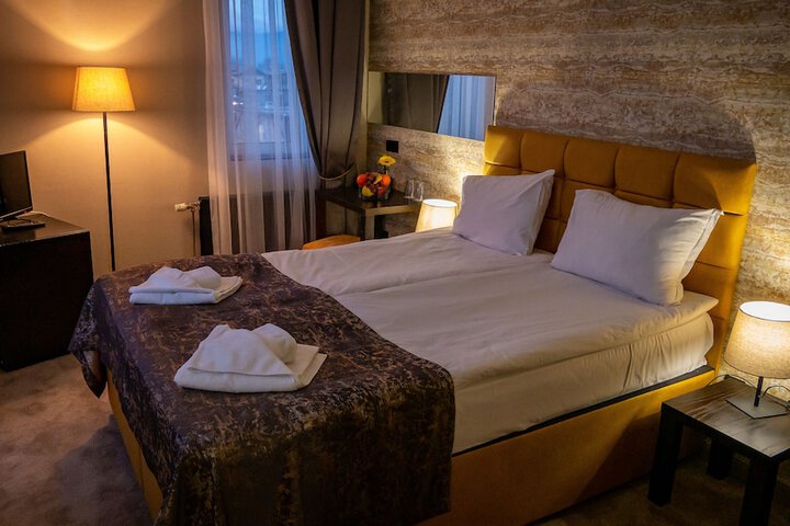 Room 7 of 44