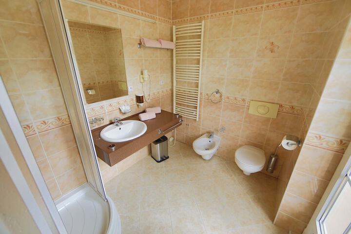 Room 14 of 67