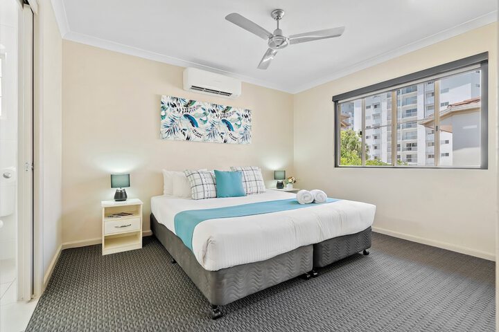 Room 12 of 90
