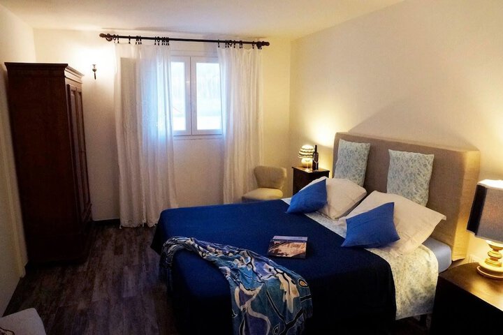 Room 2 of 46