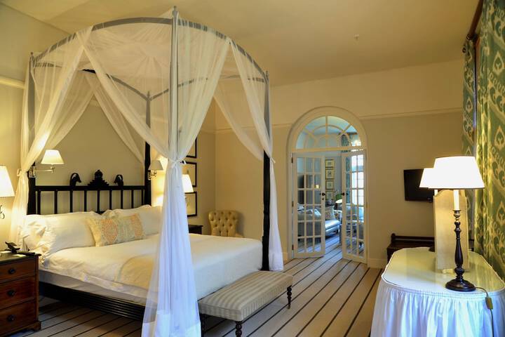 Room 5 of 130